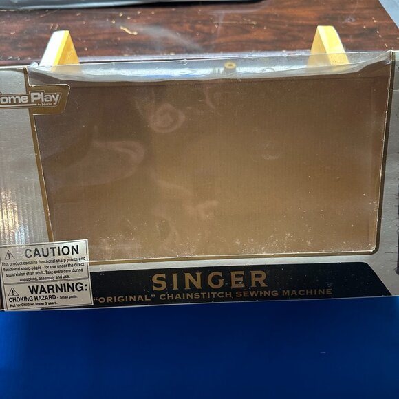 Singer sewing machine - Picture 5 of 5